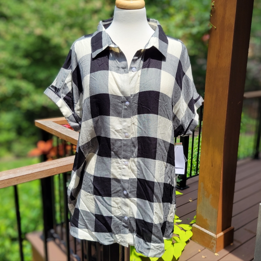 Short Sleeve Buffalo Plaid Button Down Shirt